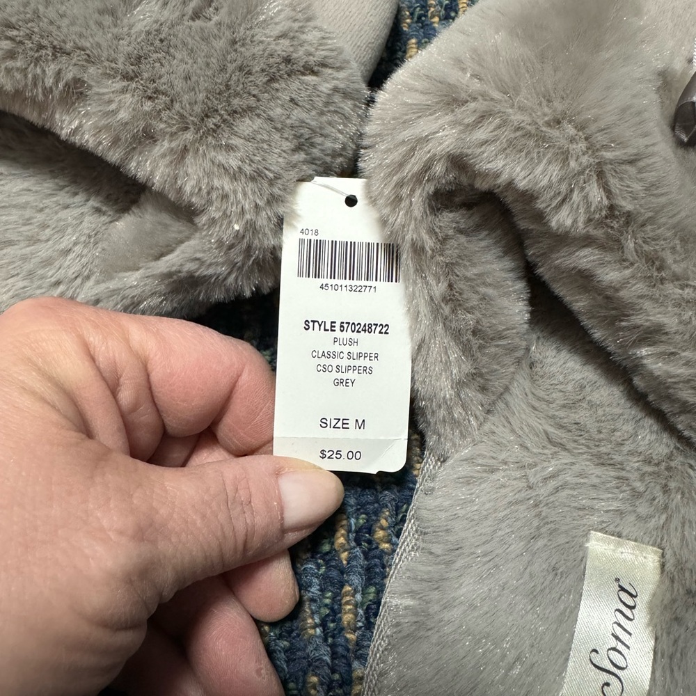 Amazingly soft Soma slippers in grey. Size M (7/8). NWT - Picture 4 of 5